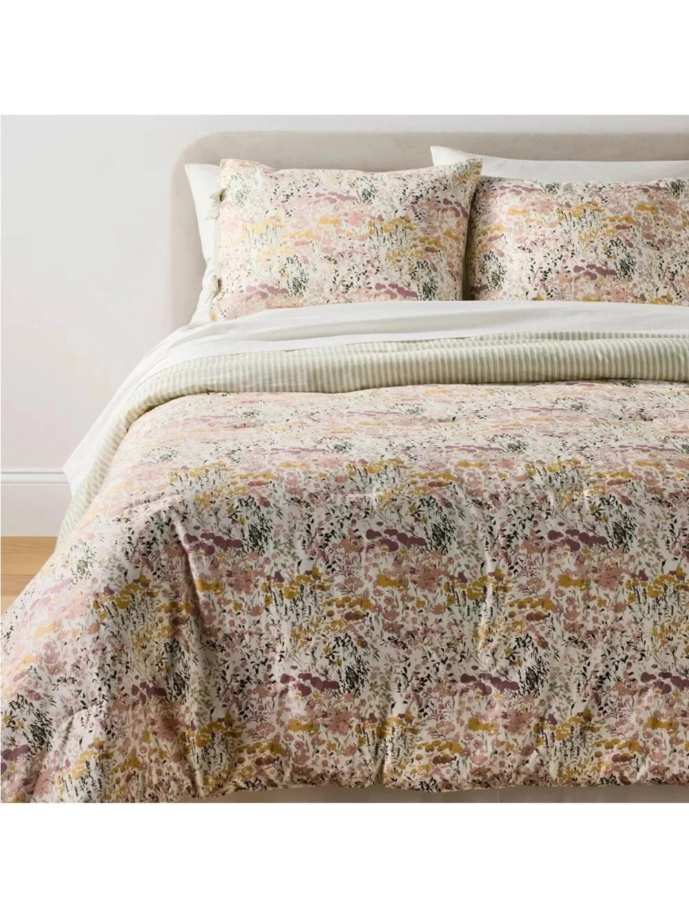 NWT 2pc Twin/Twin Extra Long Reversible Floral and Stripe Comforter Set